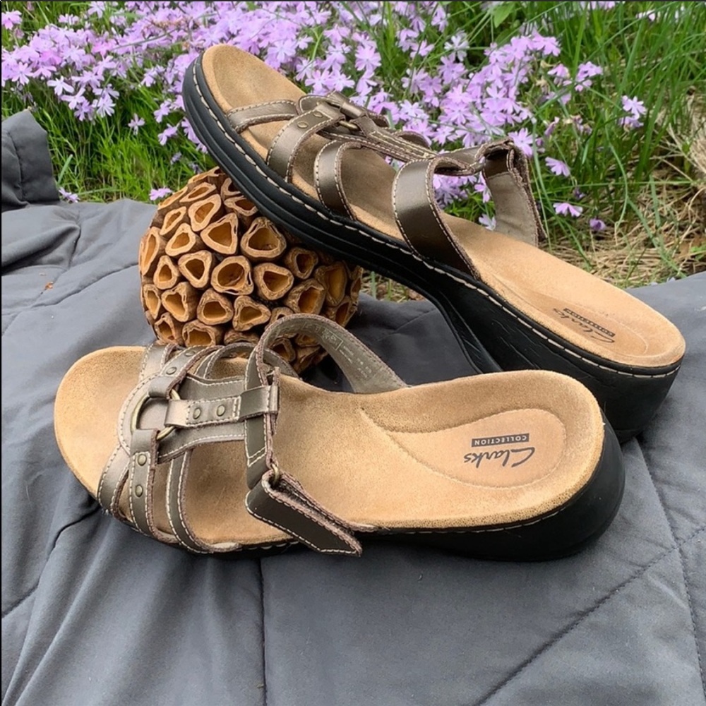4/$30 Clarks Sandals